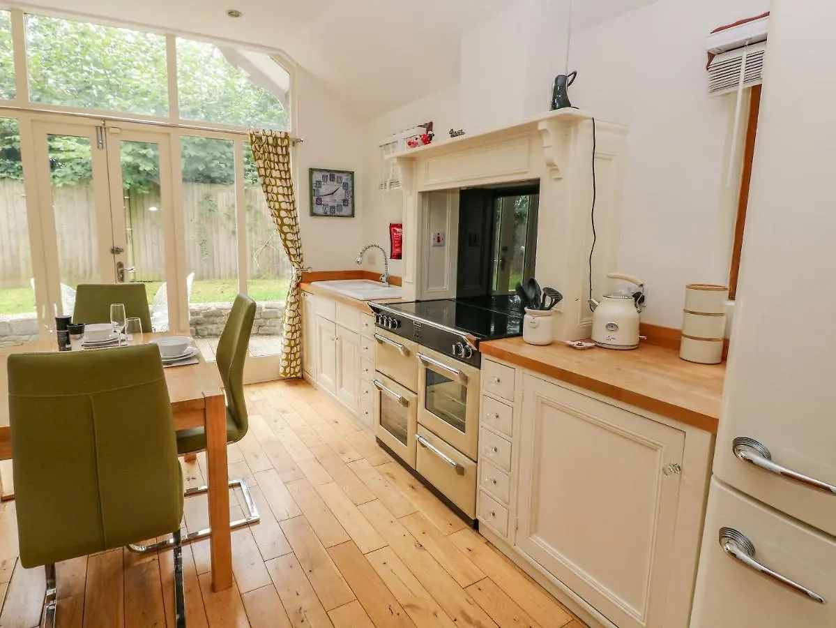 Lower Sketty Green Lodge Swansea United Kingdom